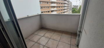 Arrendamento de Apartamento T1  na rua do Salgueiral