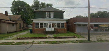 1621 W Jackson St, Muncie, IN 47303