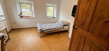 Großes Haus mit 6 Zimmer +Küche, Bad, WC