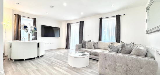 Flat for sale in Elstree Way, Borehamwood WD6