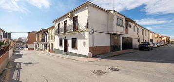 Chalet en calle Vadillo en Pinos Puente