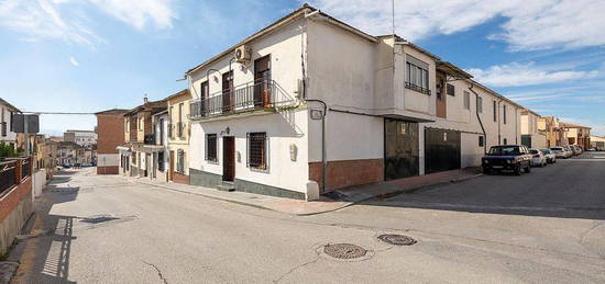 Chalet en calle Vadillo en Pinos Puente