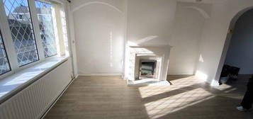 3 bed semi-detached house to rent