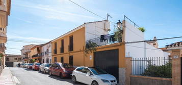 Casa adosada en venta en La Zubia Ciudad