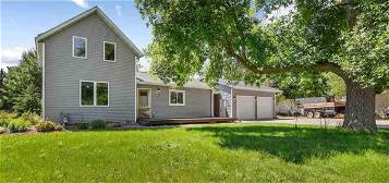 900 N 3rd St, Cannon Falls, MN 55009