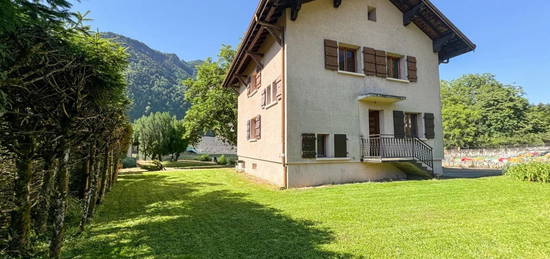 Maison de village  à vendre, 6 pièces, 5 chambres, 125 m²