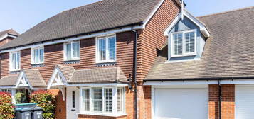 3 bedroom semi-detached house to rent