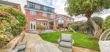 6 bedroom detached house for sale