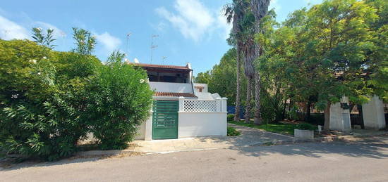 Casa indipendente in vendita in viale delle Piramidi, 29