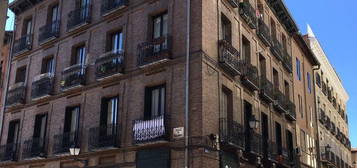 Piso de alquiler en Calle de San Dimas, Universidad - Malasaña