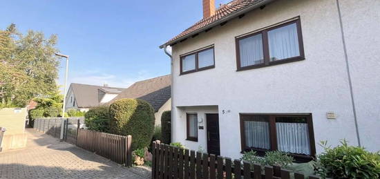 Schöne gepflegte Doppelhaushälfte mit Garten und Carport, in Karben OT Rendel