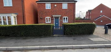 3 bedroom detached house to rent