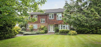 5 bedroom detached house