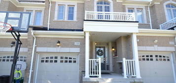 110 Radial Dr, Aurora, ON L4G 0Z8