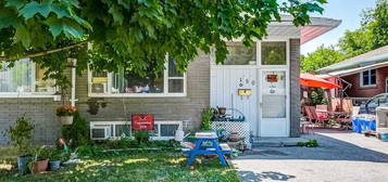 150 Maurice Ct, Newmarket, ON L3Y 2W2