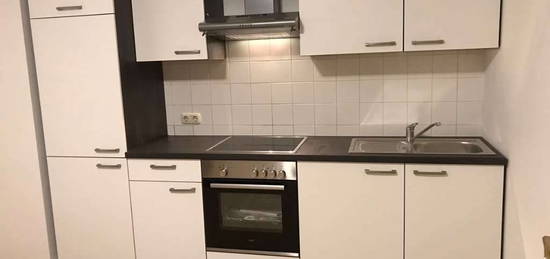 Hübsche renovierte 2 Zimmer Wohnung mit Küche und Donaublick