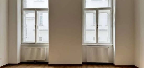 ERSTBEZUG 2-Zimmer-Altbauwohnung mit BALKON in einem Sanierten Haus in 1080 Wien zu verkaufen