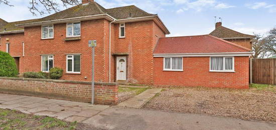 6 bedroom detached house