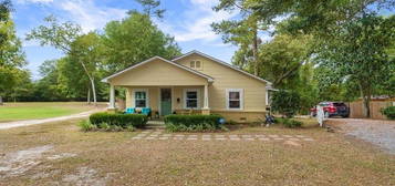 2820 Old Bay Springs Rd, Laurel, MS 39440