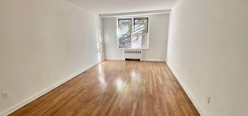 4 Bogardus Pl APT 2E, New York, NY 10040