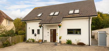 4 bed detached house for sale