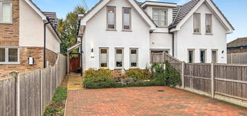 3 bed semi-detached house for sale