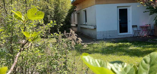 Besondere Rarität in Wien - Bungalow mit Garten und Badeplatz an der Alten Donau privat zu vermieten