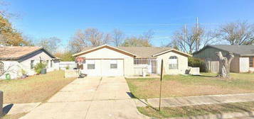 221 Buie Dr, Fort Worth, TX 76140