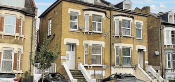 3 bed flat to rent