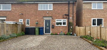 2 bedroom semi-detached house to rent