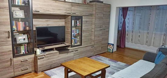 Apartament 2 camere, decomandat, boxa, parcare, Plopilor