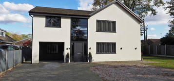 5 bedroom detached house for sale