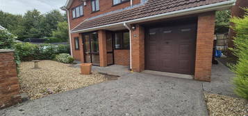 1 bed detached house to rent