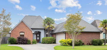 4060 Driftwood Dr, Zachary, LA 70791