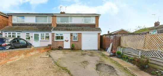 3 bedroom semi-detached house for sale