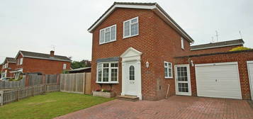 3 bed detached house to rent