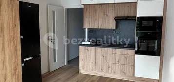 Pronájem bytu 1+kk 32 m², Milánská, Praha