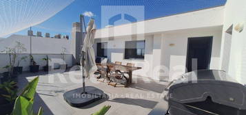 Penthouse T4 com 2 lugares de estacionamento