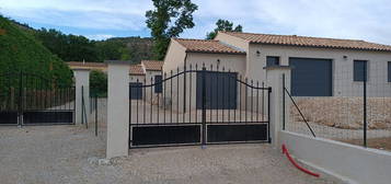 Chusclan villan de 2023 89 m2 sur 800 m2