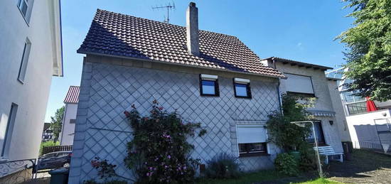 Renoviertes Haus mit Blick auf die Weser und Terrasse in Beverungen