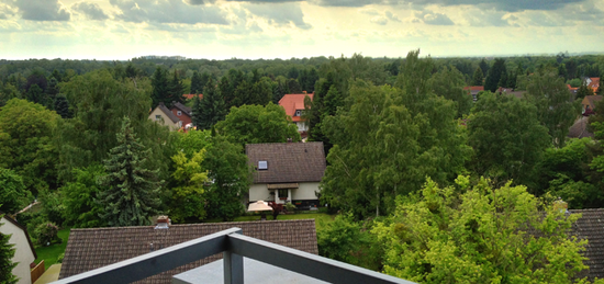 Möblierte Dachwohnung mit Balkon und Weitblick ins Grüne