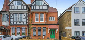 6 bedroom semi-detached house for sale