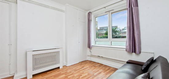 Flat to rent in Whites Grounds Estate, London SE1