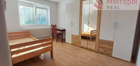 Pronájem  rodinného domu 485 m², pozemek 835 m²