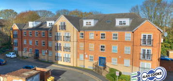 Flat for sale in Sandringham Court, Sandringham Drive, Alwoodley LS17