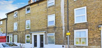 Flat to rent in Sandling Road, Maidstone ME14