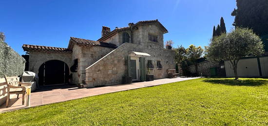 La Colle sur Loup - Maison de charme avec piscine - Vue mer - Parfait état - Double garage