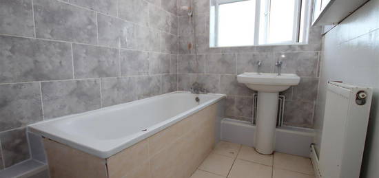 Flat for sale in Shenley Road, Borehamwood WD6