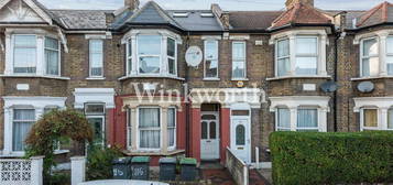 Flat for sale in Shelbourne Road, London N17