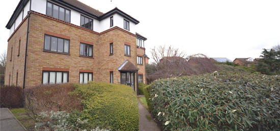 Flat to rent in Kerby Rise, Chelmsford, Essex CM2